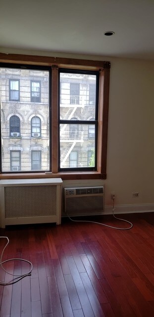 Foto del edificio - 135 E 17th St