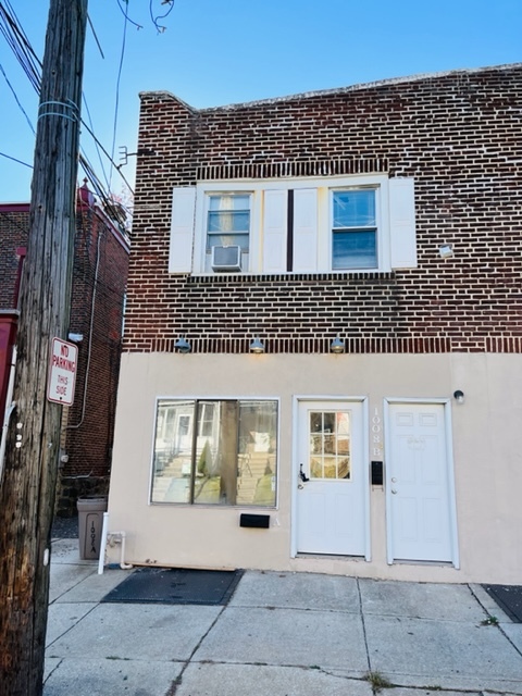 Primary Photo - 1008 Clifton Ave