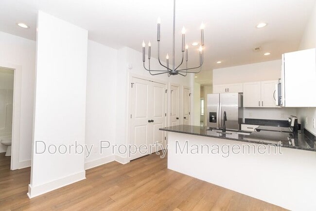 Foto del edificio - 3016 N Chamberlain Ave