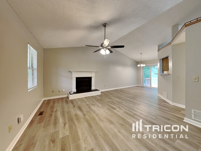 Foto del edificio - 327 Remington Ln