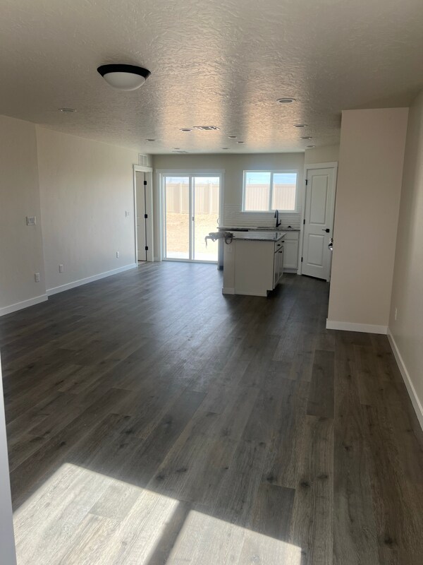 Foto del edificio - 10114 Longtail Dr