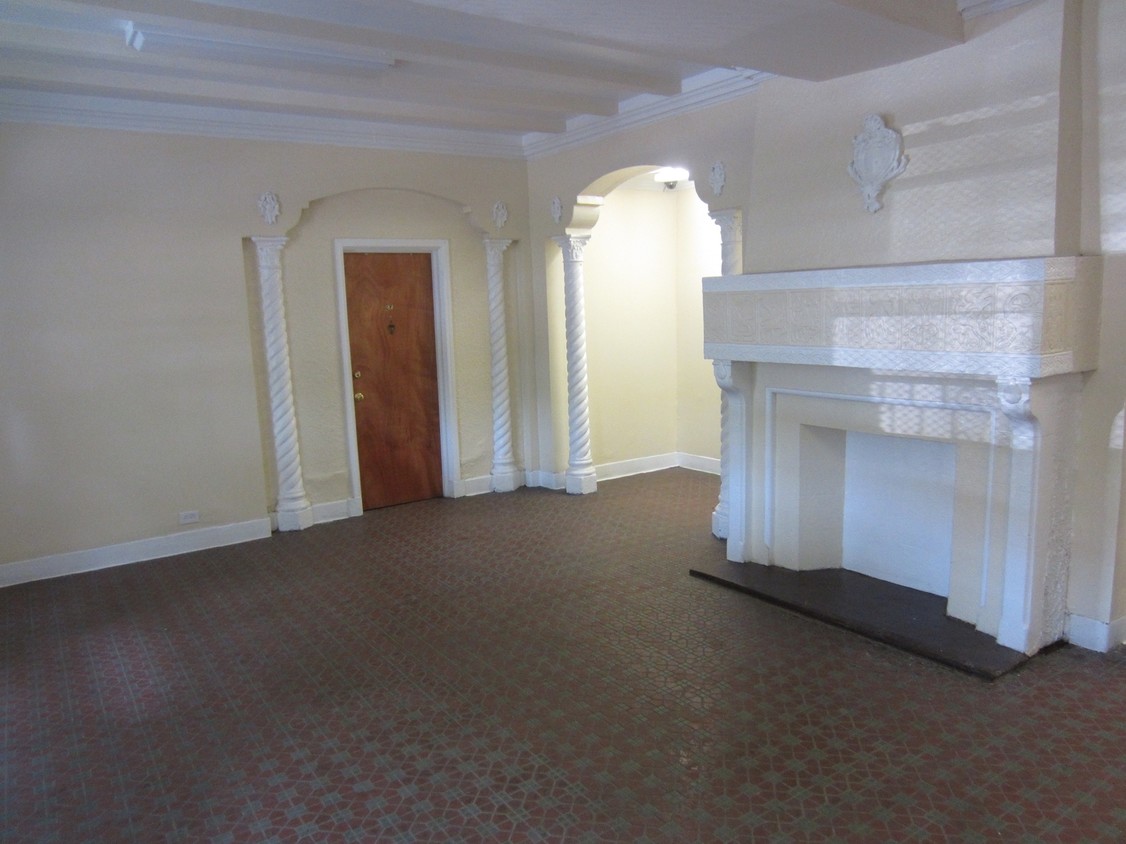Lobby Photo - Austin Oaks