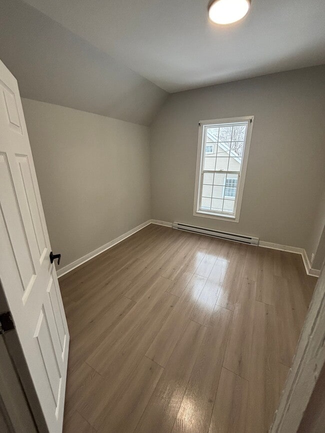 Building Photo - 36 Victoria St