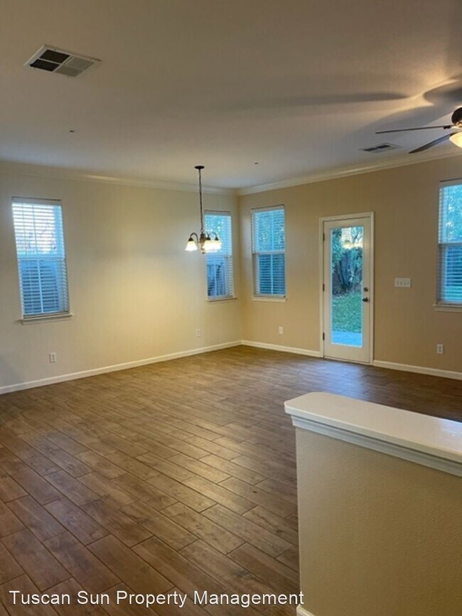 Building Photo - 4 br, 2.5 bath House - 2063 VIENNA WAY
