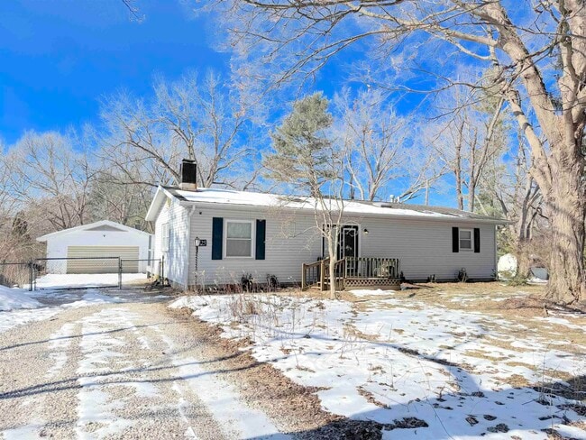 Building Photo - 2425 N Headley Rd