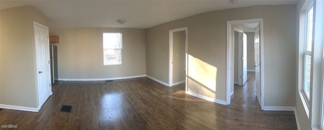 Building Photo - 657 Northview Dr