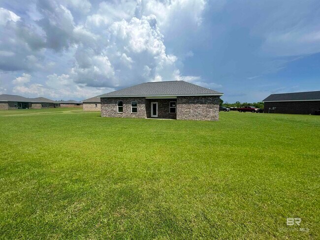 Foto del edificio - 8611 Lockridge Rd