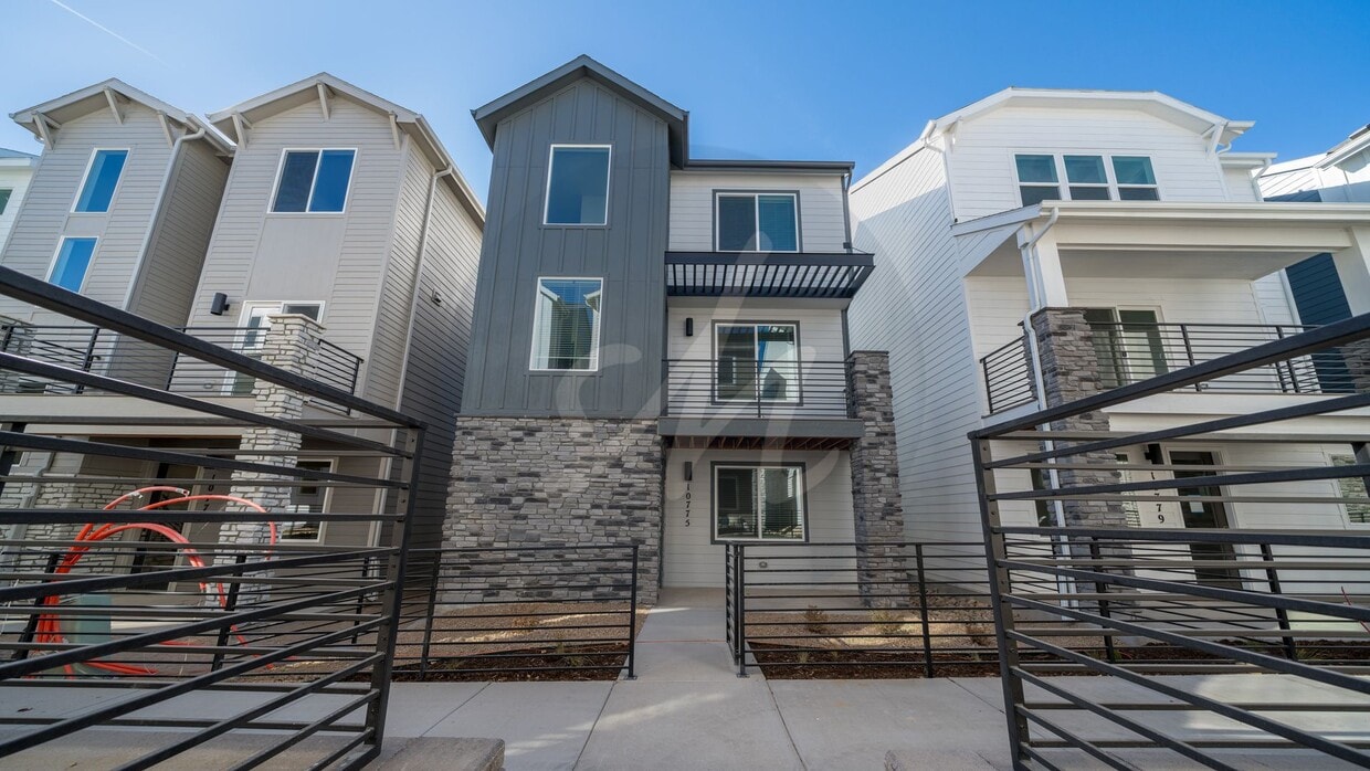 New construction, 3 bedroom home off of Interquest with a 2 car garage - New construction,  3 bedroom home off of Interquest with a 2 car garage