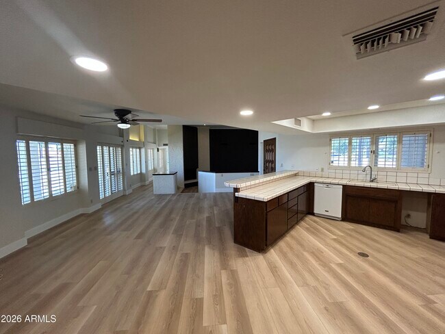 Foto del edificio - 985 E Campina Ln