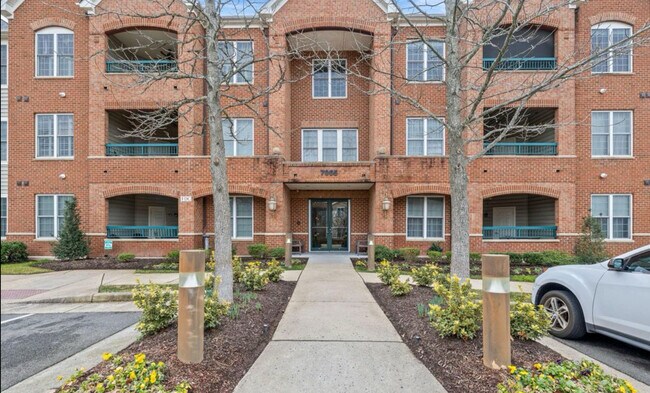 Foto del edificio - 7065 Heritage Hunt Dr