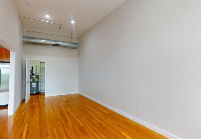 Building Photo - 959 Broadway