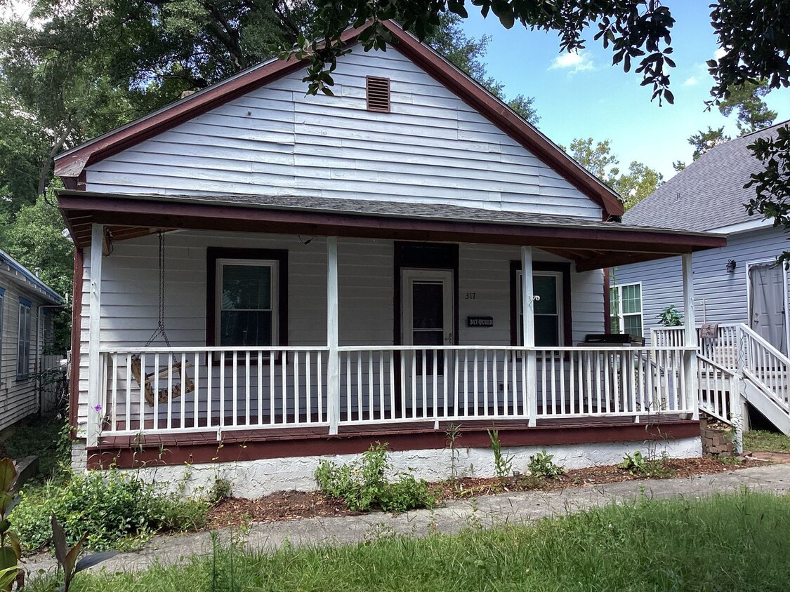 Primary Photo - DOWNTOWN WILMINGTON! Historic Cottage - 2B...