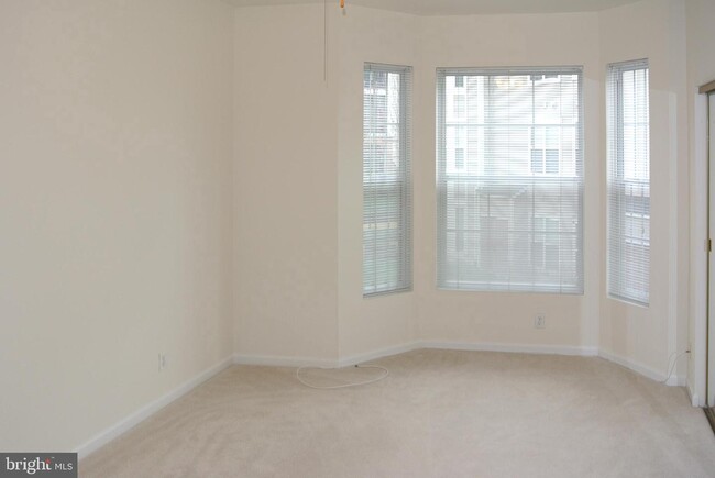 Building Photo - 46582 Drysdale Terrace