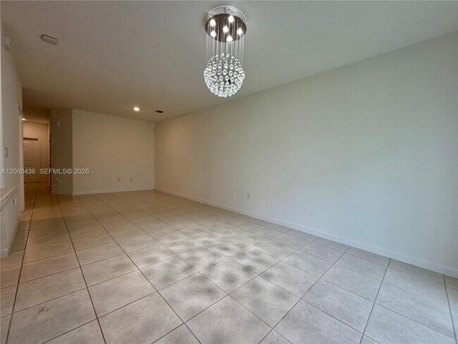 Foto del edificio - 2685 SE 13th Ct