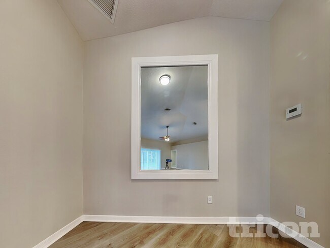 Foto del edificio - 1748 Pembrooke Way