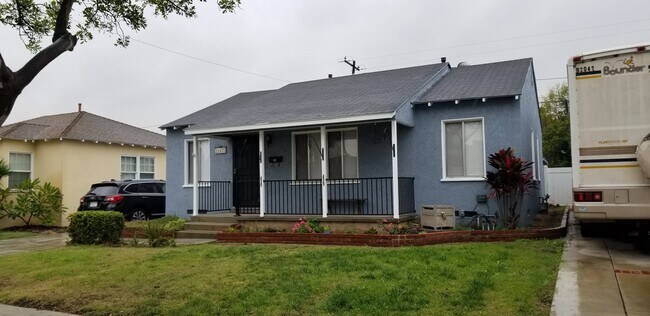 Foto del edificio - 16433 Wilkie Ave