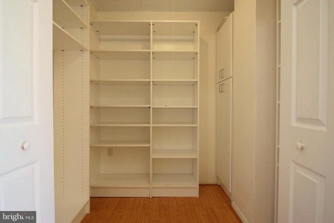 Building Photo - 1225 Martha Custis Dr