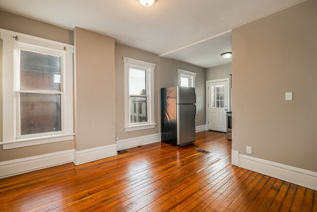 Building Photo - 617 Dennison Ave