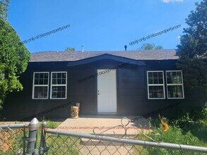 Building Photo - 1527 SE 8th Ave