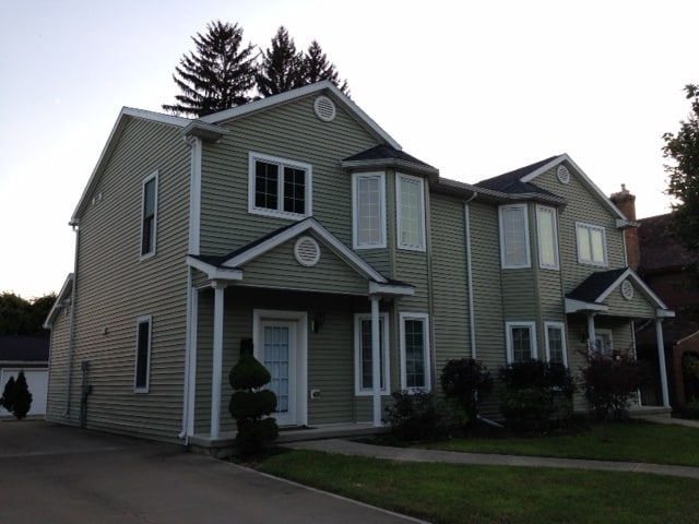 Building Photo - 18 E Main St