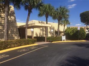 Foto del edificio - 8465 Sunrise Lakes Blvd