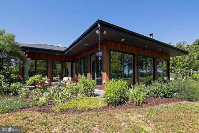 Foto del edificio - 11916 Billys Point Ln