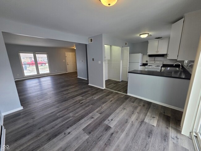 Building Photo - 3821 Biscayne Rd