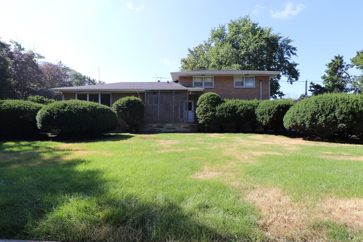 240 E 7th Ave Unit 3, Naperville, IL 60563 Apartment for Rent in