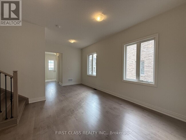 Building Photo - 95 Boccella Cres