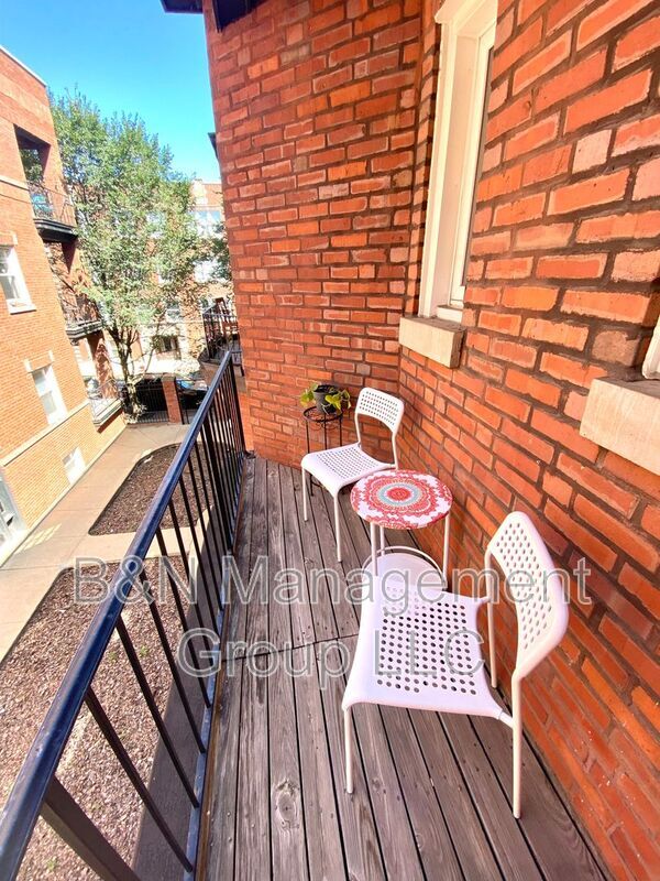 Foto del edificio - 1055 W Dakin St