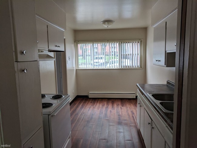 Building Photo - 3 br, 1.5 bath Apartment - 496 Madison Ave
