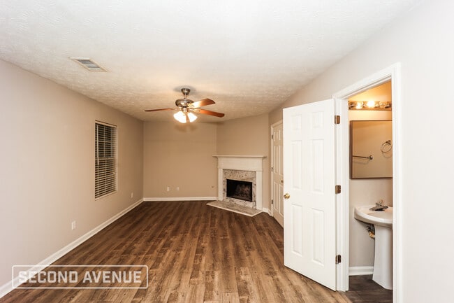 Building Photo - 6614 Rebecca Lou Ln