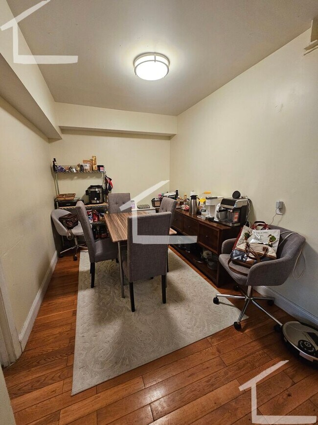 Foto del edificio - 2bed basement unit rent $2400
