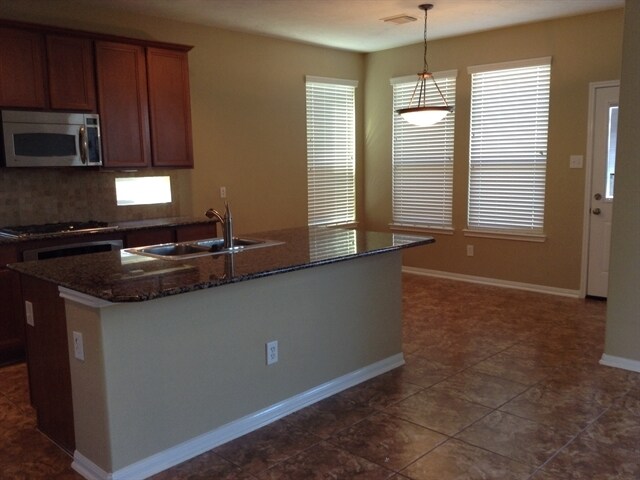 Foto del edificio - 5718 Emerald Brook Ln