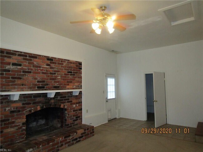 Building Photo - 3304 Dunedin Dr