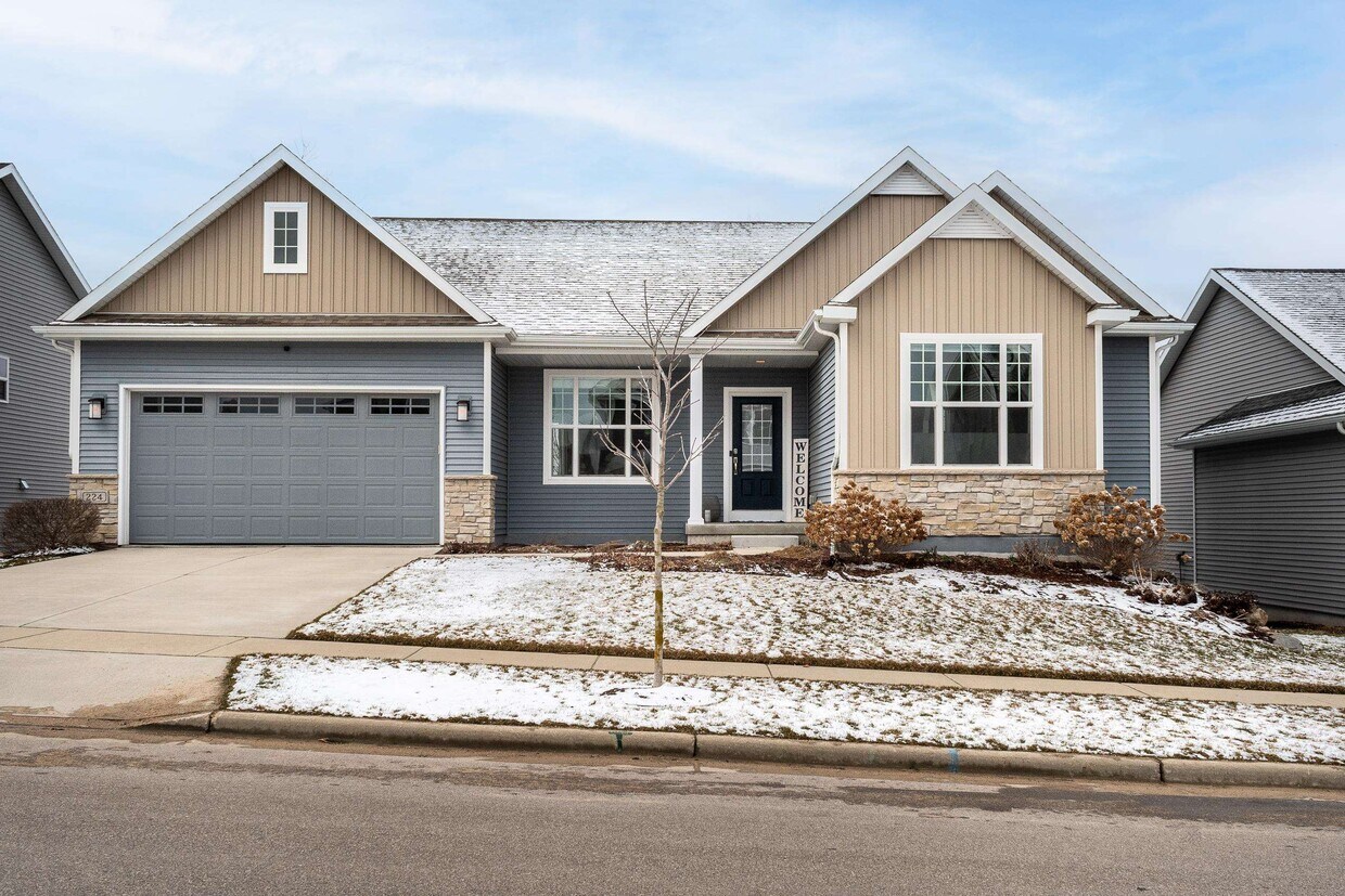 224 Sunshine Ln, Verona, WI 53593 House Rental in Verona, WI