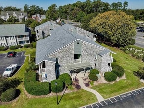Building Photo - 4715 Cobblestone Dr