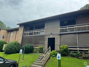 Building Photo - 2812 Georgetown Dr