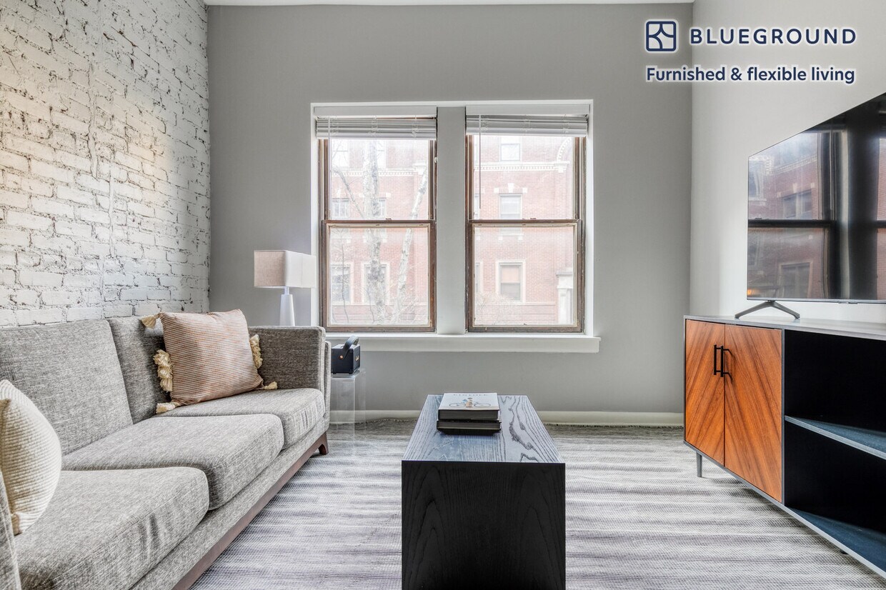 Foto principal - 841 W Barry Ave