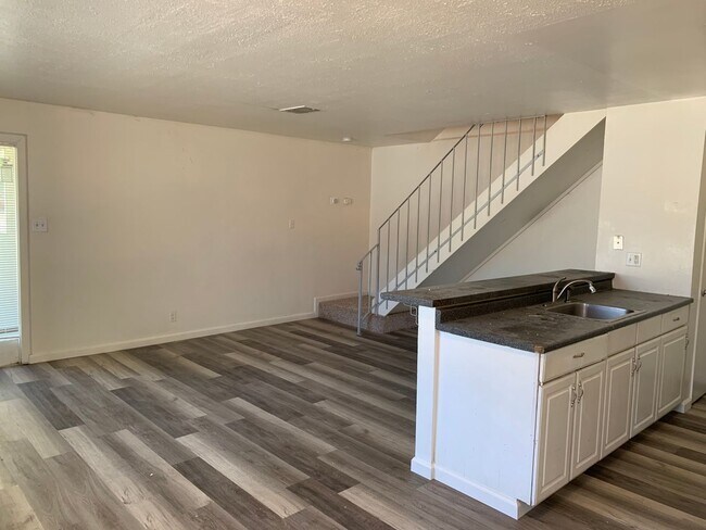 Foto del edificio - 2106 Peppertree Way