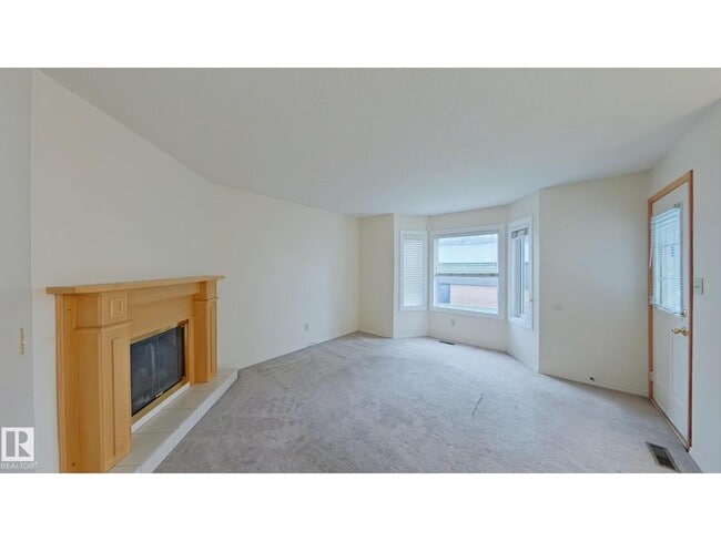 Building Photo - 3520 60 St NW