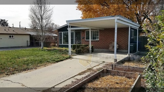 Building Photo - 1127 N Taffeta Dr