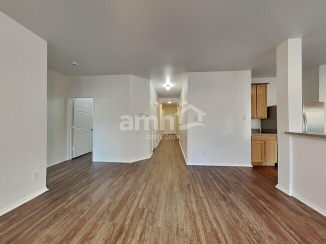 Building Photo - 10709 Vista Heights Blvd