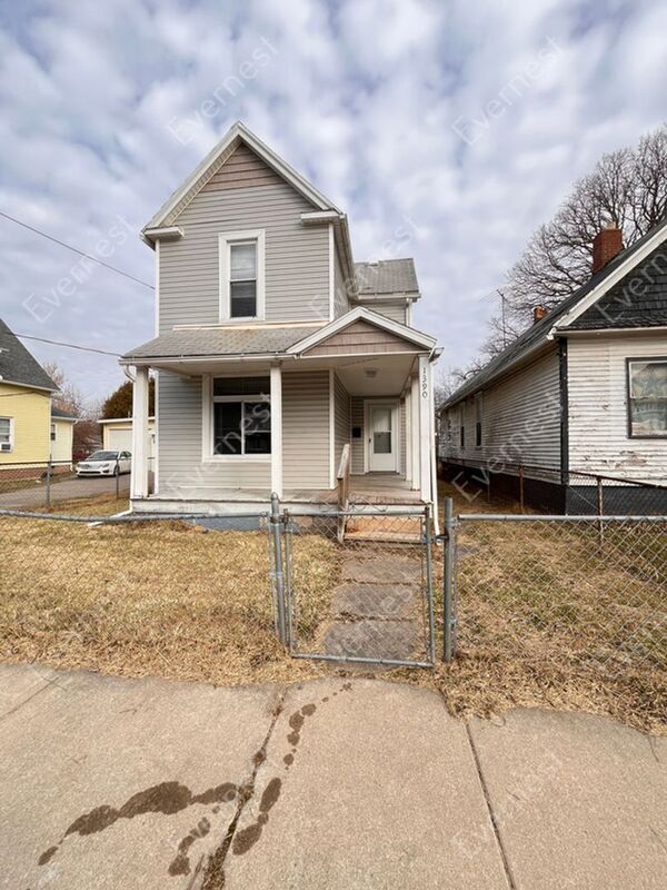 Primary Photo - 1390 W Woodruff Ave