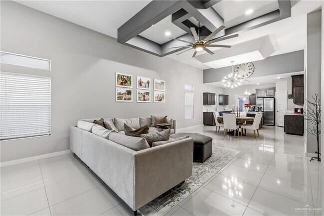 Building Photo - 921 Casa Blanca Dr