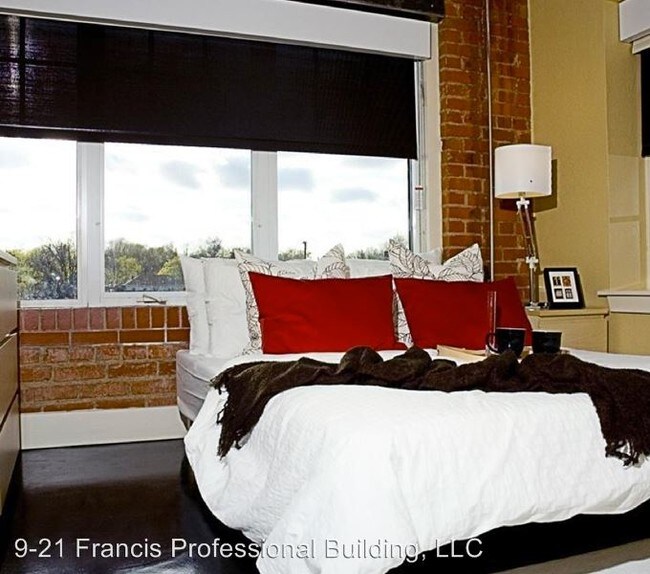 Foto del edificio - 1217 N Francis Ave