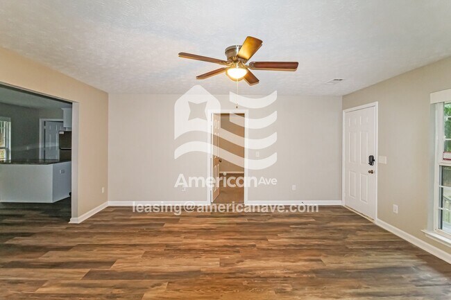 Foto del edificio - 751 Parkhill Dr