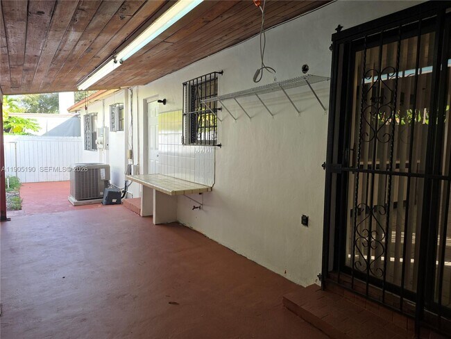 Foto del edificio - 2231 SW 14th St