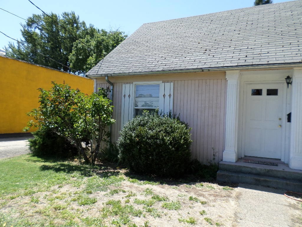 Primary Photo - 13 Hawthorne St