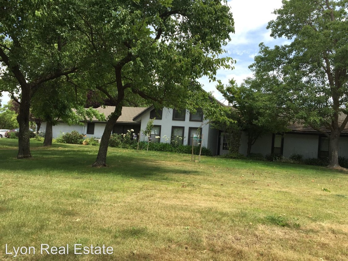 Foto principal - 9439 Clay Station Rd